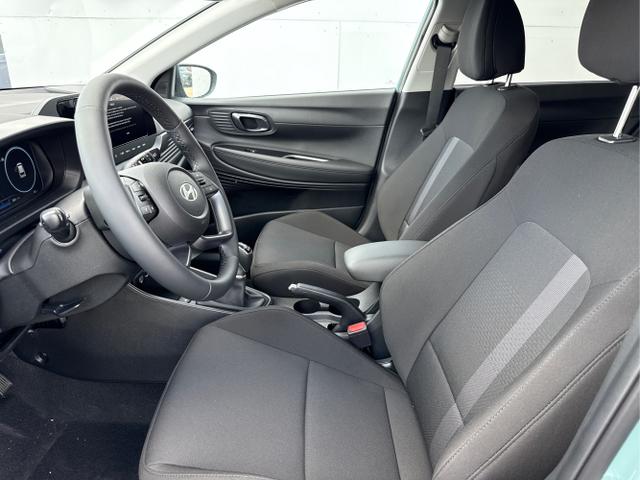 Hyundai / i20 / Grün / / / NAVI SHZ LED ALU RFK SHZ KLIMAAUTOMATIK 