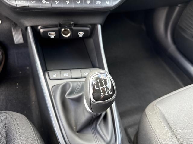 Hyundai / i20 / Grün / / / NAVI SHZ LED ALU RFK SHZ KLIMAAUTOMATIK 