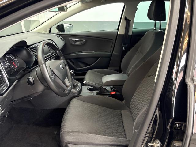 Seat / Leon / Schwarz / / / NAVI SHZ LED 