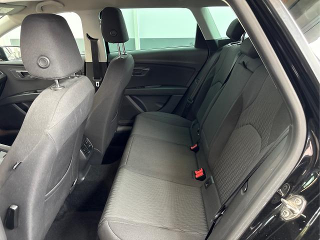 Seat / Leon / Schwarz / / / NAVI SHZ LED 