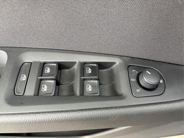 Seat / Leon / Schwarz / / / NAVI SHZ LED 
