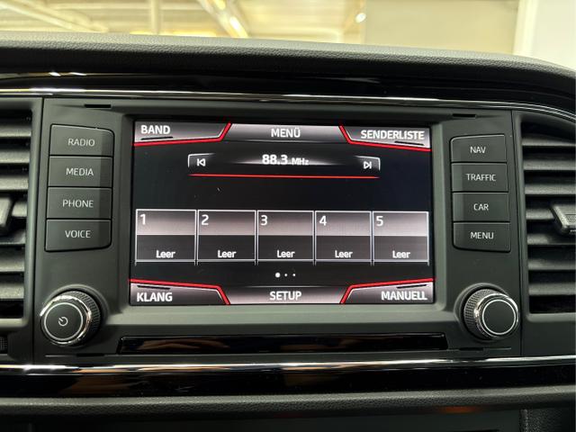 Seat / Leon / Schwarz / / / NAVI SHZ LED 