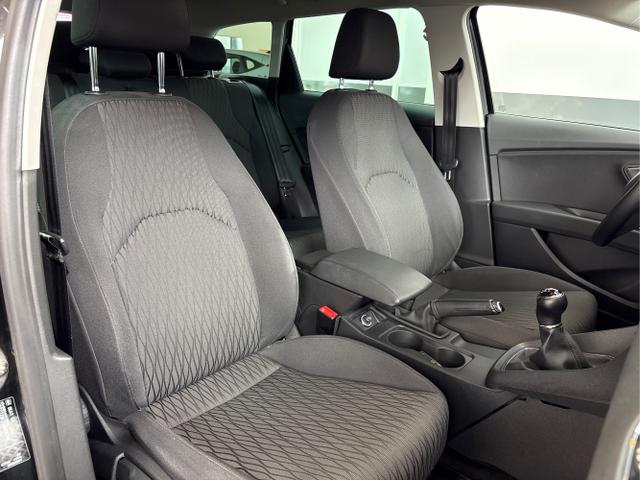 Seat / Leon / Schwarz / / / NAVI SHZ LED 