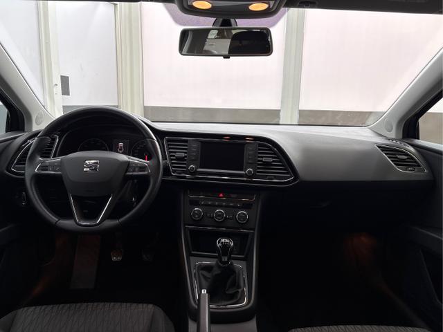 Seat / Leon / Schwarz / / / NAVI SHZ LED 