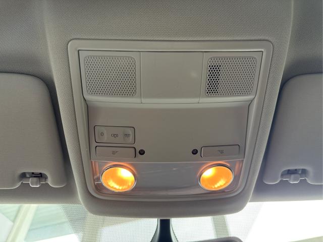 Seat / Leon / Schwarz / / / NAVI SHZ LED 