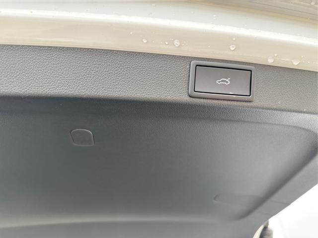 Skoda / Octavia / Weiß / / / 