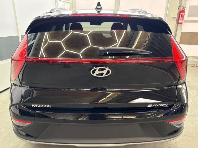 Hyundai / BAYON / Schwarz / / / SHZ NAVI RFK PDC