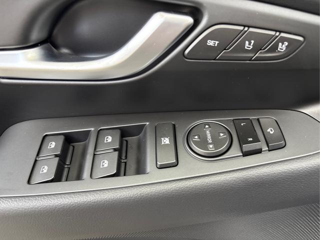 Hyundai / i30 / Weiß / / / DCT ACC NAVI RFK WP 