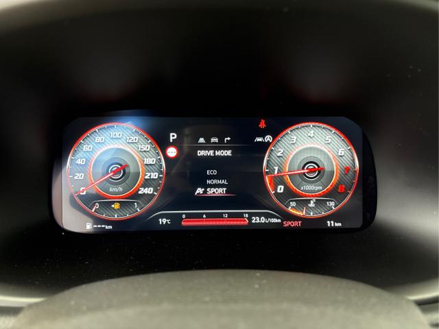 Hyundai / i30 / Weiß / / / DCT ACC NAVI RFK WP 
