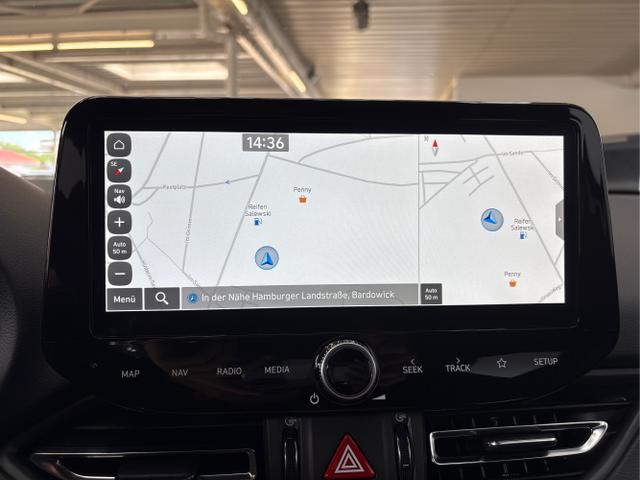 Hyundai / i30 / Weiß / / / DCT ACC NAVI RFK WP 