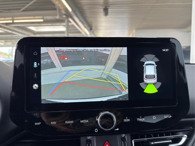 Hyundai / i30 / Weiß / / / DCT ACC NAVI RFK WP 