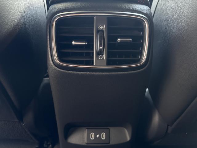 Hyundai / i30 / Weiß / / / DCT ACC NAVI RFK WP 