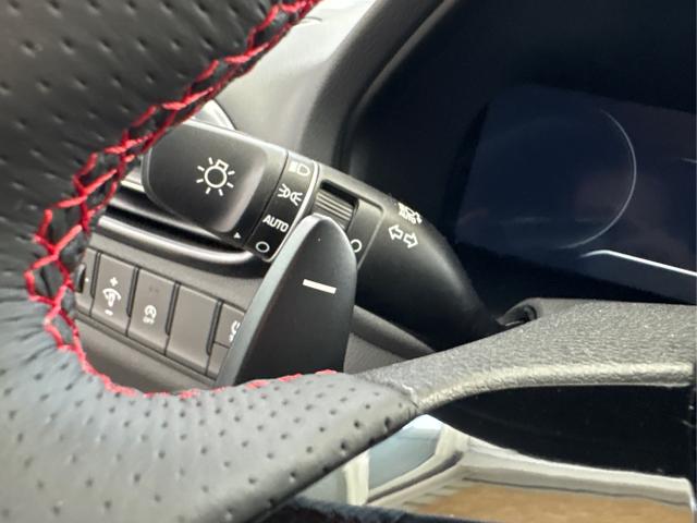 Hyundai / i30 / Weiß / / / DCT ACC NAVI RFK WP 
