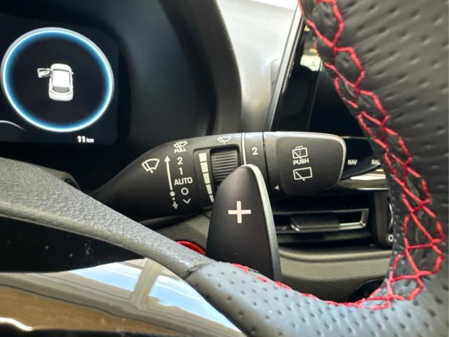 Hyundai / i30 / Weiß / / / DCT ACC NAVI RFK WP 