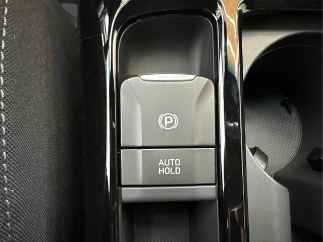Hyundai / i30 / Weiß / / / DCT ACC NAVI RFK WP 