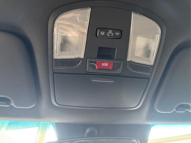 Hyundai / i30 / Weiß / / / DCT ACC NAVI RFK WP 