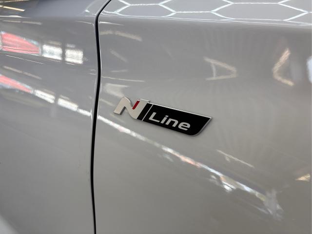 Hyundai / i30 / Weiß / / / DCT ACC NAVI RFK WP 