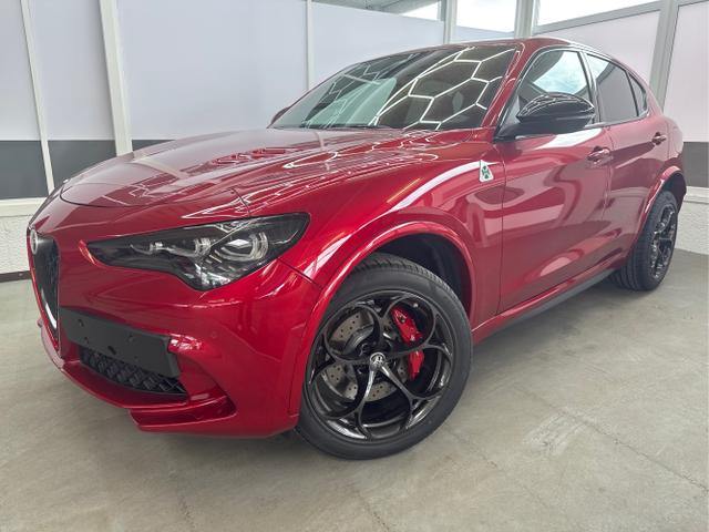 Alfa Romeo / Stelvio / Rot / / / 