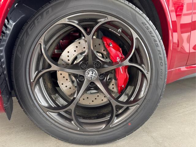 Alfa Romeo / Stelvio / Rot / / / 