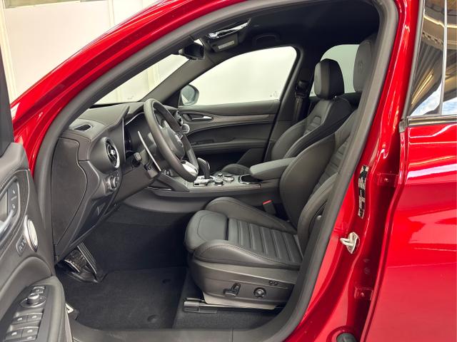 Alfa Romeo / Stelvio / Rot / / / 