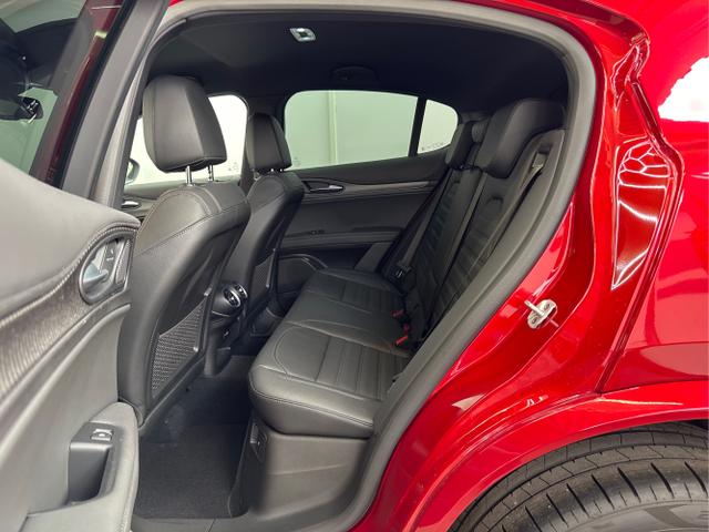 Alfa Romeo / Stelvio / Rot / / / 