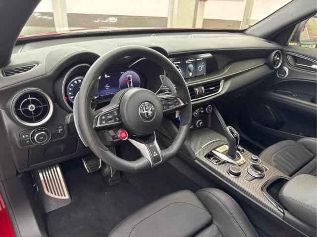 Alfa Romeo / Stelvio / Rot / / / 