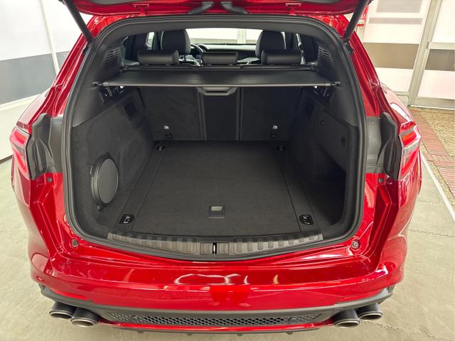 Alfa Romeo / Stelvio / Rot / / / 