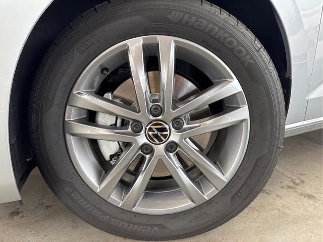 Volkswagen / Touran / Silber / / / 