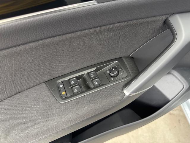 Volkswagen / Touran / Silber / / / 