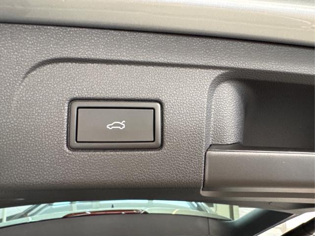 Volkswagen / Touran / Silber / / / 
