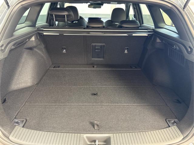 Hyundai / i30 / Grau / / / DCT ACC NAVI RFK WP 