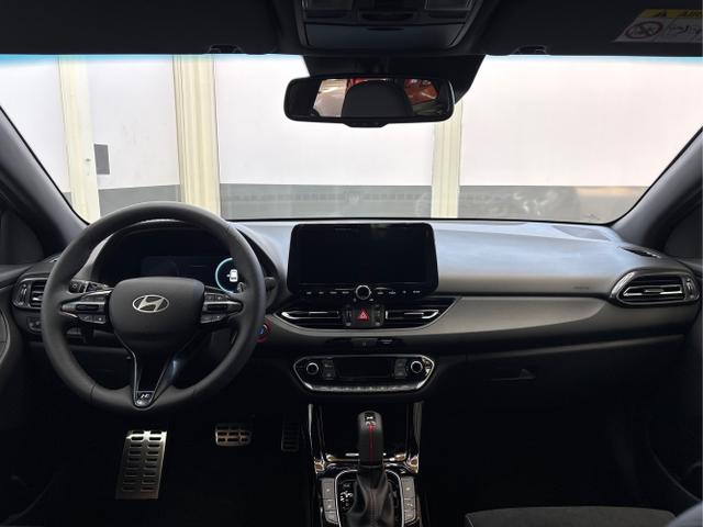 Hyundai / i30 / Grau / / / DCT ACC NAVI RFK WP 