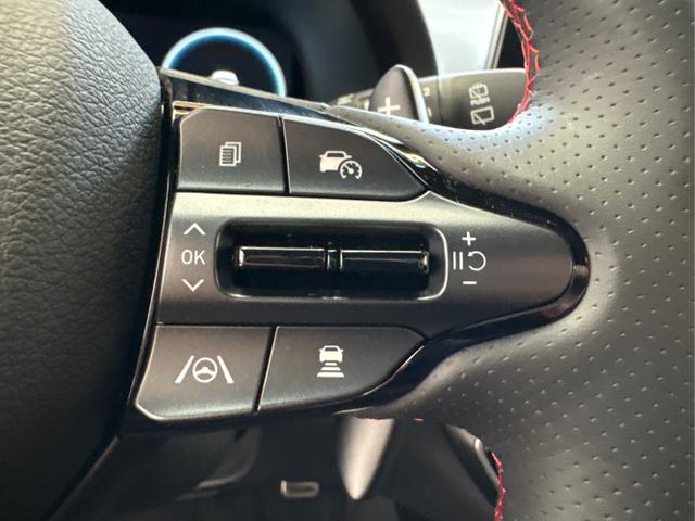 Hyundai / i30 / Grau / / / DCT ACC NAVI RFK WP 