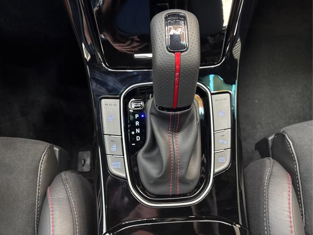 Hyundai / i30 / Grau / / / DCT ACC NAVI RFK WP 
