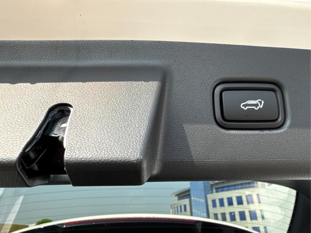Hyundai / TUCSON / Weiß / / / 4WD AUT N-LINE PANO ACC ECC 360 KRELL HUD SHZ 