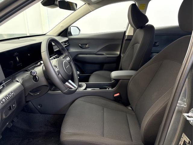 Hyundai / KONA / Grau / / / NAVI KLIMAAUTOMATIK PDC v+h RFK