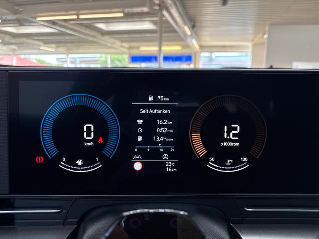 Hyundai / KONA / Grau / / / NAVI KLIMAAUTOMATIK PDC v+h RFK