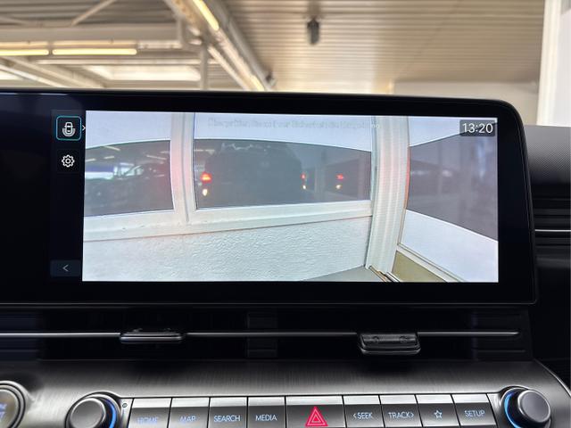 Hyundai / KONA / Grau / / / NAVI KLIMAAUTOMATIK PDC v+h RFK