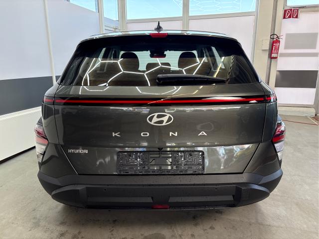 Hyundai / KONA / Grau / / / NAVI KLIMAAUTOMATIK PDC v+h RFK