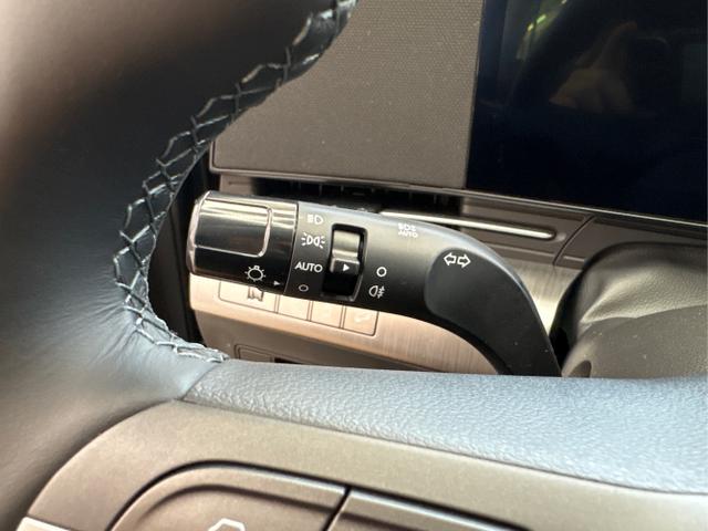 Hyundai / KONA / Grau / / / NAVI KLIMAAUTOMATIK PDC v+h RFK