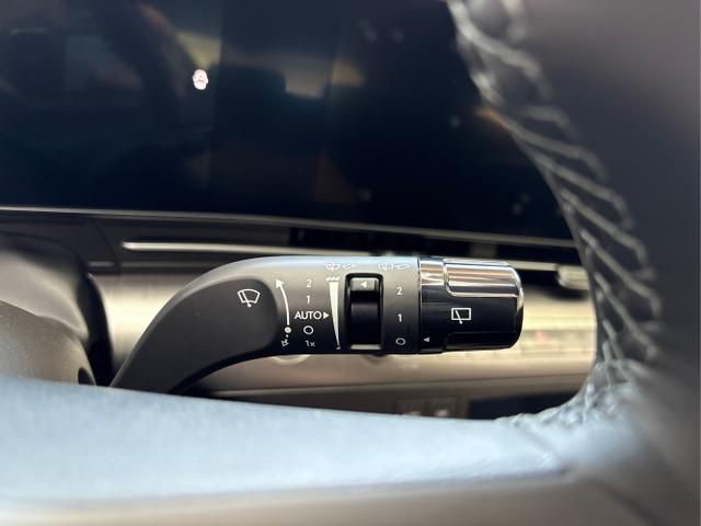Hyundai / KONA / Grau / / / NAVI KLIMAAUTOMATIK PDC v+h RFK