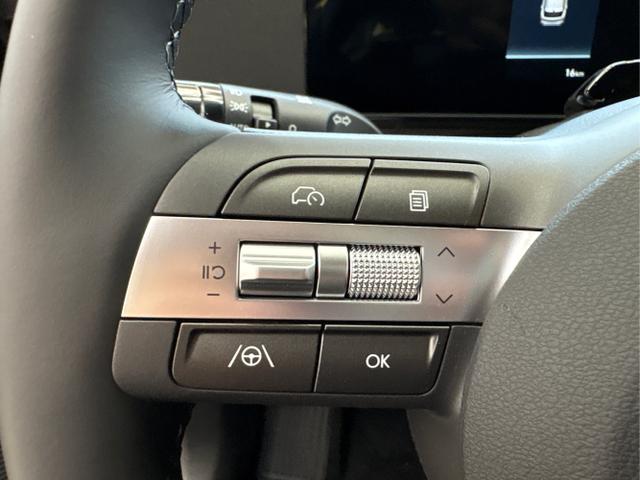 Hyundai / KONA / Grau / / / NAVI KLIMAAUTOMATIK PDC v+h RFK