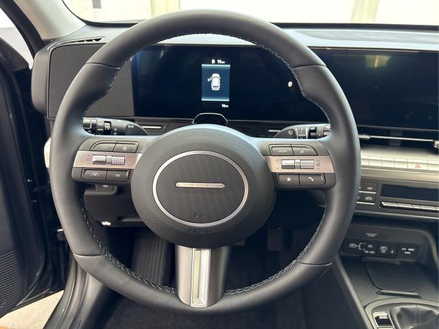 Hyundai / KONA / Grau / / / NAVI KLIMAAUTOMATIK PDC v+h RFK