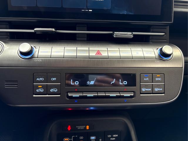 Hyundai / KONA / Grau / / / NAVI KLIMAAUTOMATIK PDC v+h RFK
