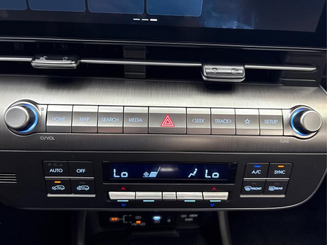 Hyundai / KONA / Grau / / / NAVI KLIMAAUTOMATIK PDC v+h RFK