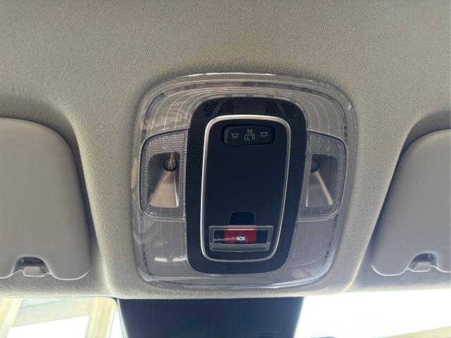 Hyundai / KONA / Grau / / / NAVI KLIMAAUTOMATIK PDC v+h RFK