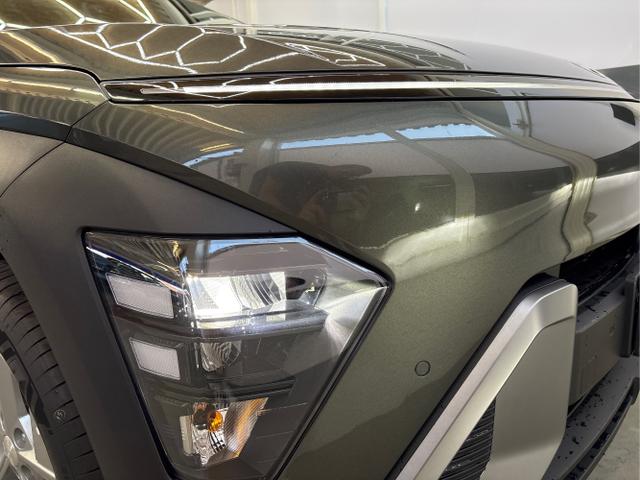 Hyundai / KONA / Grau / / / NAVI KLIMAAUTOMATIK PDC v+h RFK