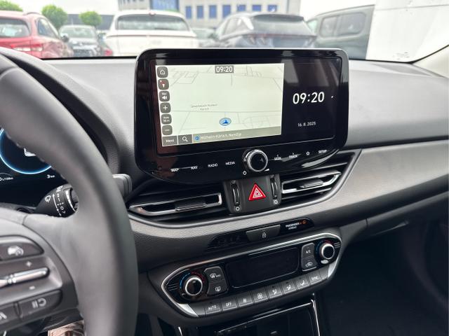 Hyundai / i30 / Silber / / / EDITION SHZ NAVI ALU LED RFK PDC