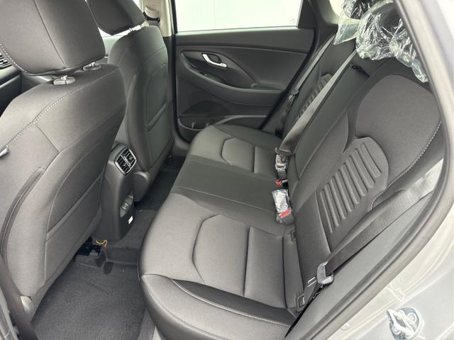 Hyundai / i30 / Silber / / / EDITION SHZ NAVI ALU LED RFK PDC