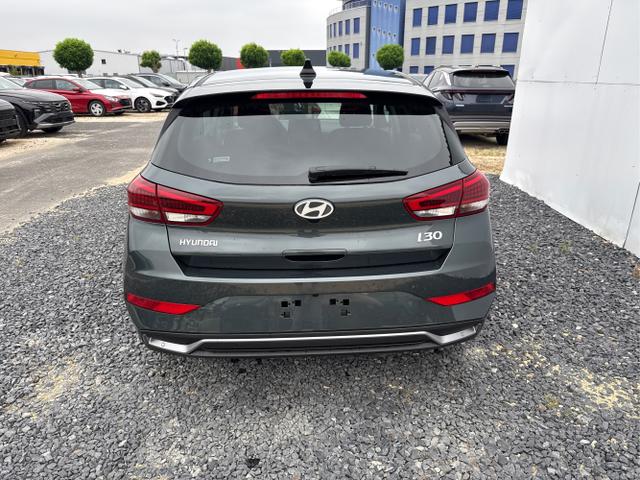 Hyundai / i30 / Grün / / / EDITION SHZ NAVI ALU LED RFK PDC